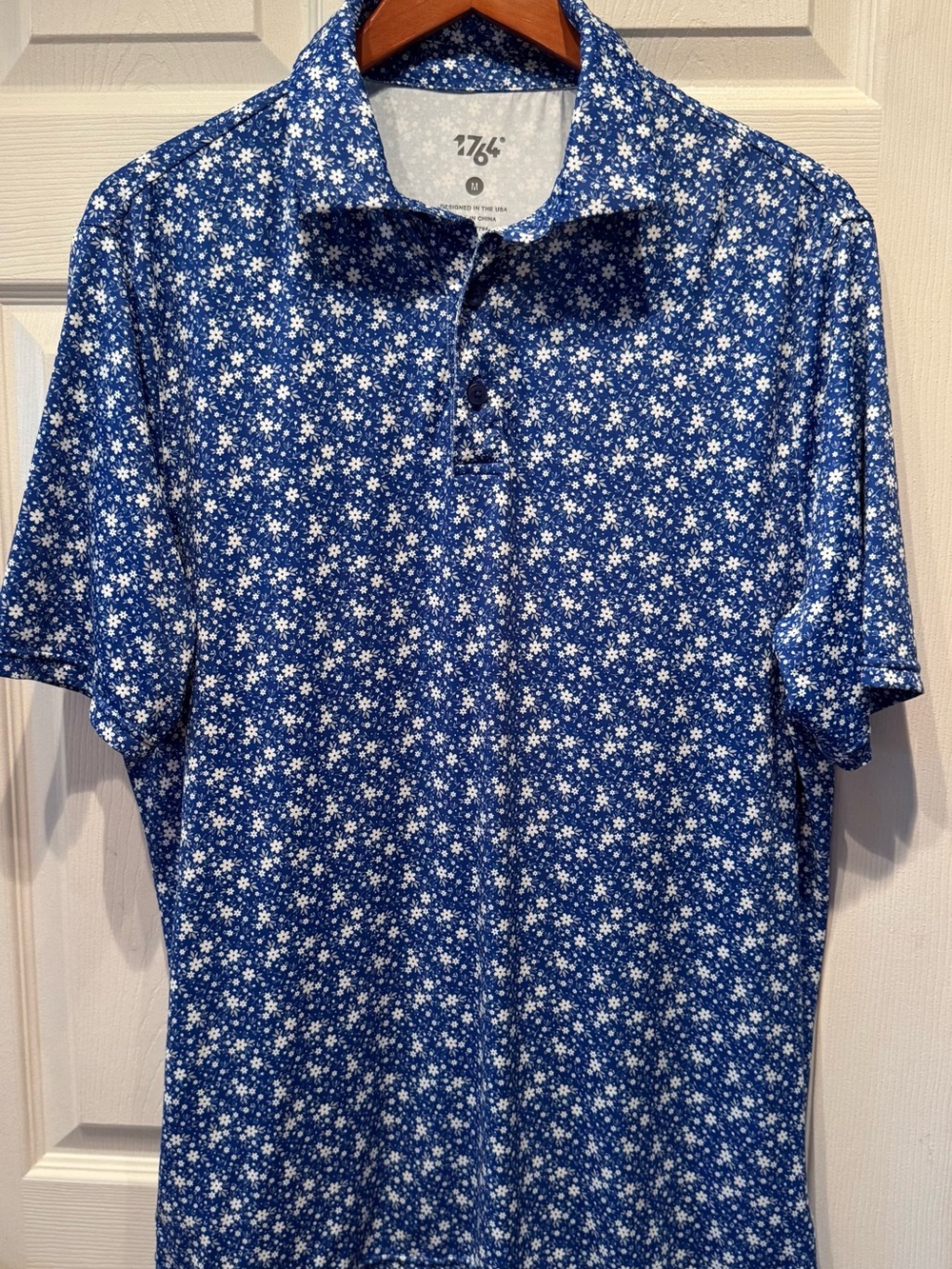 1764 Golf Men’s Blue Floral Polo Shirt size medium